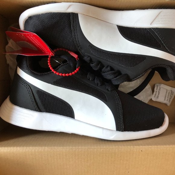 Brand New Kids' Black and White Puma Trainers Running Shoes Sneakers - Picture 1 of 9